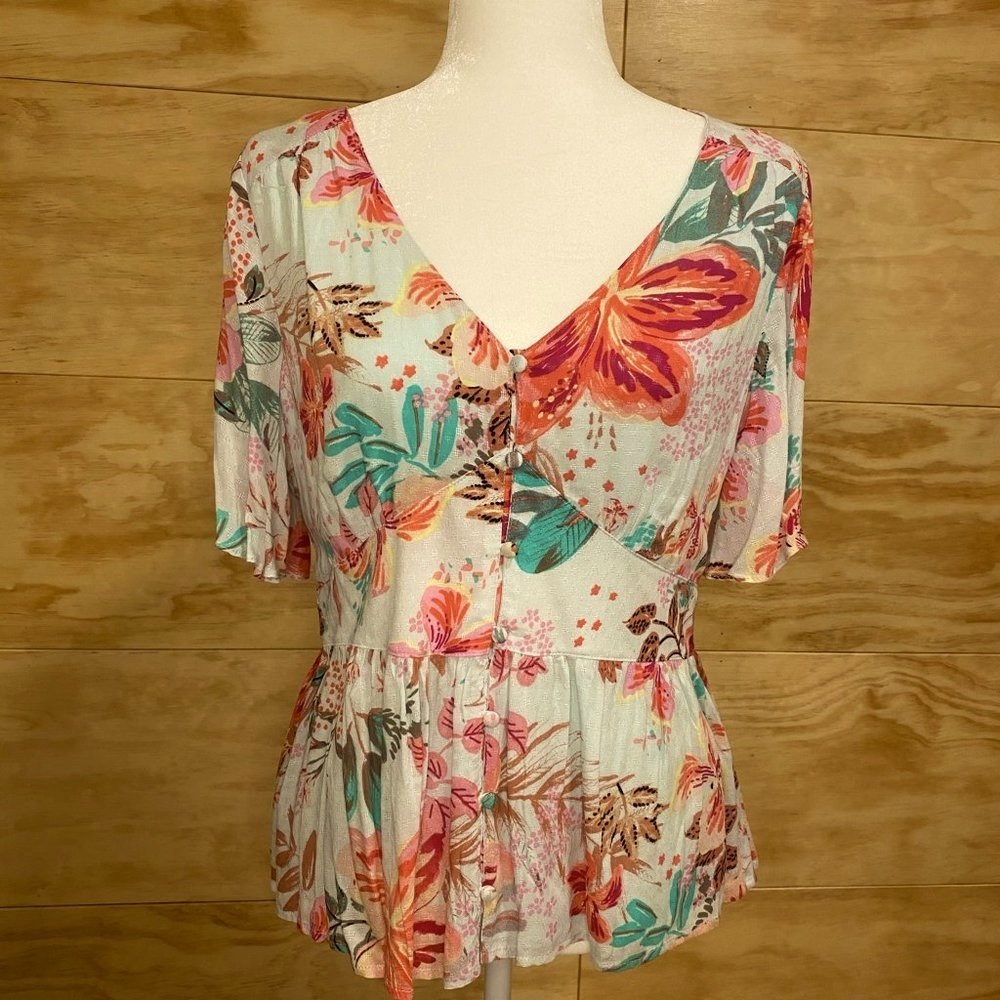 NEW! MISS ME Lovely Feminine Floral Top